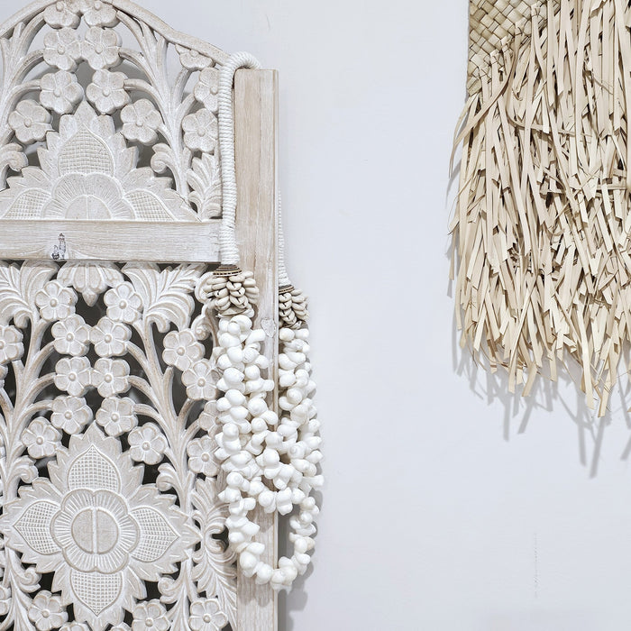 Malia Shell Wall Necklace