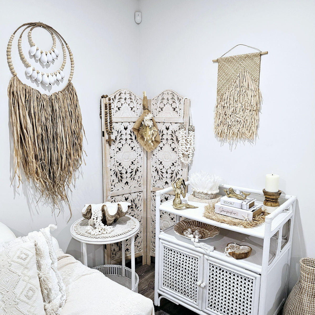 Malia Shell Wall Necklace