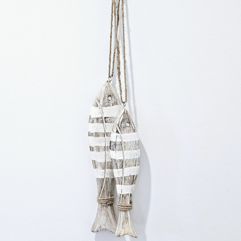Whitewash wooden hanging fish with jute accent
